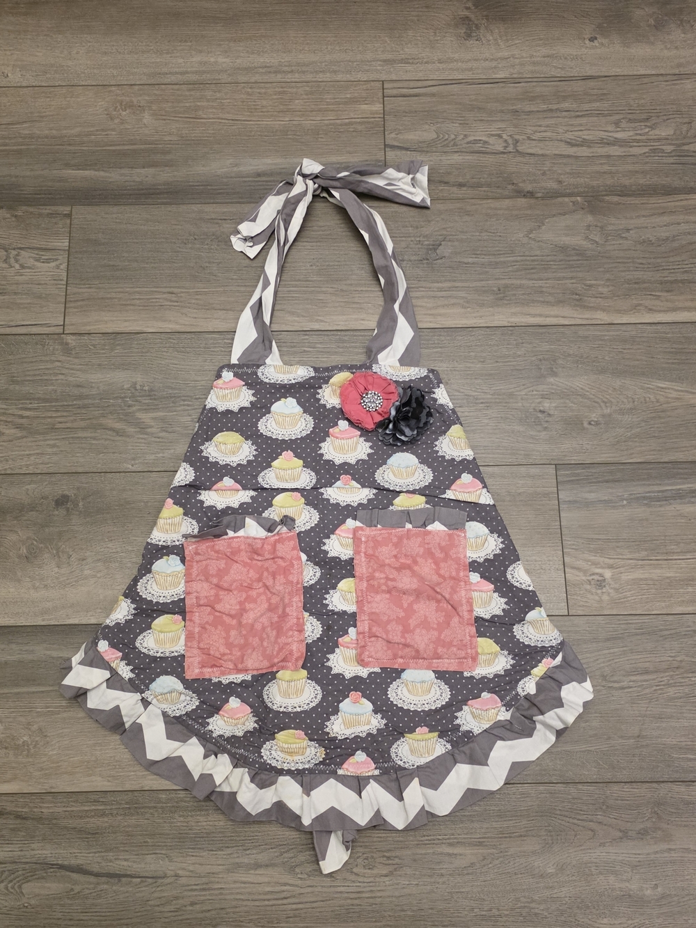 Apron Sweet Cupcake & Chevron Ruffled Baking Apron
